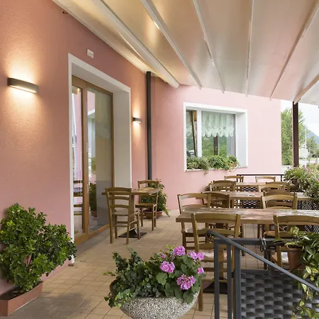 Alma Living Hotel- Al Girarrosto ホテル