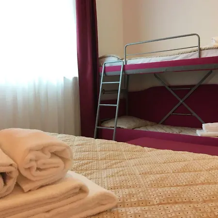 ホテル Alma Living Hotel- Al Girarrosto 3*